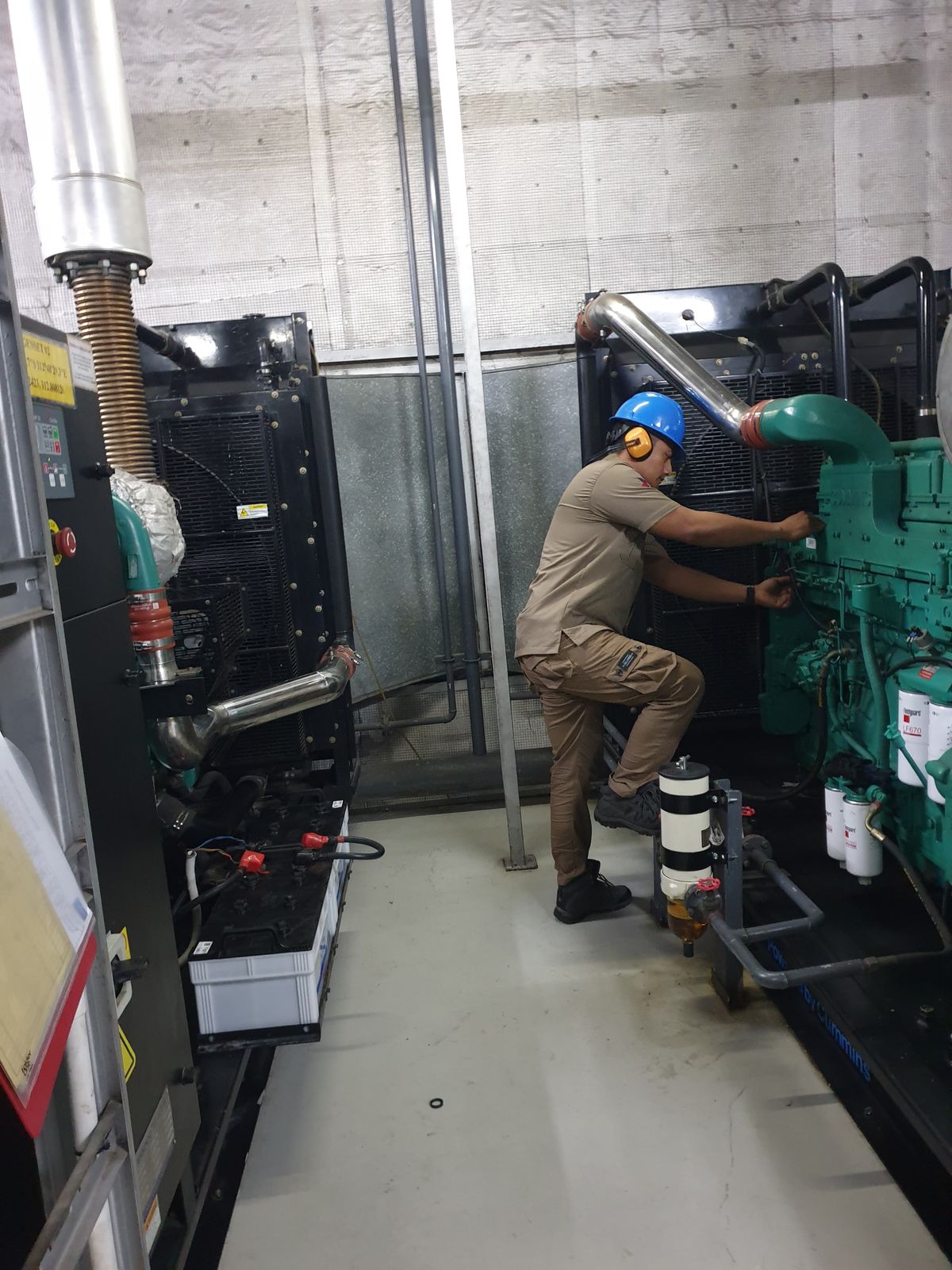 Maintenance Genset Gedung - Genset Maintenance